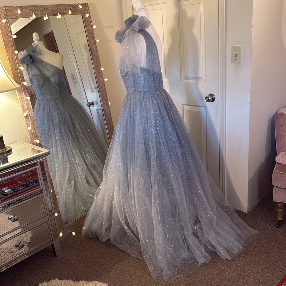 MAC DUGGAL
Blue Glitter One-Shoulder Ombre Gown with Bow - Picture 9 of 15